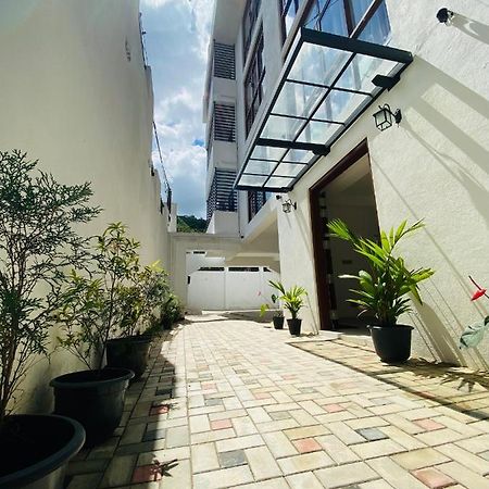 Aurelia Inn Kandy Exteriör bild