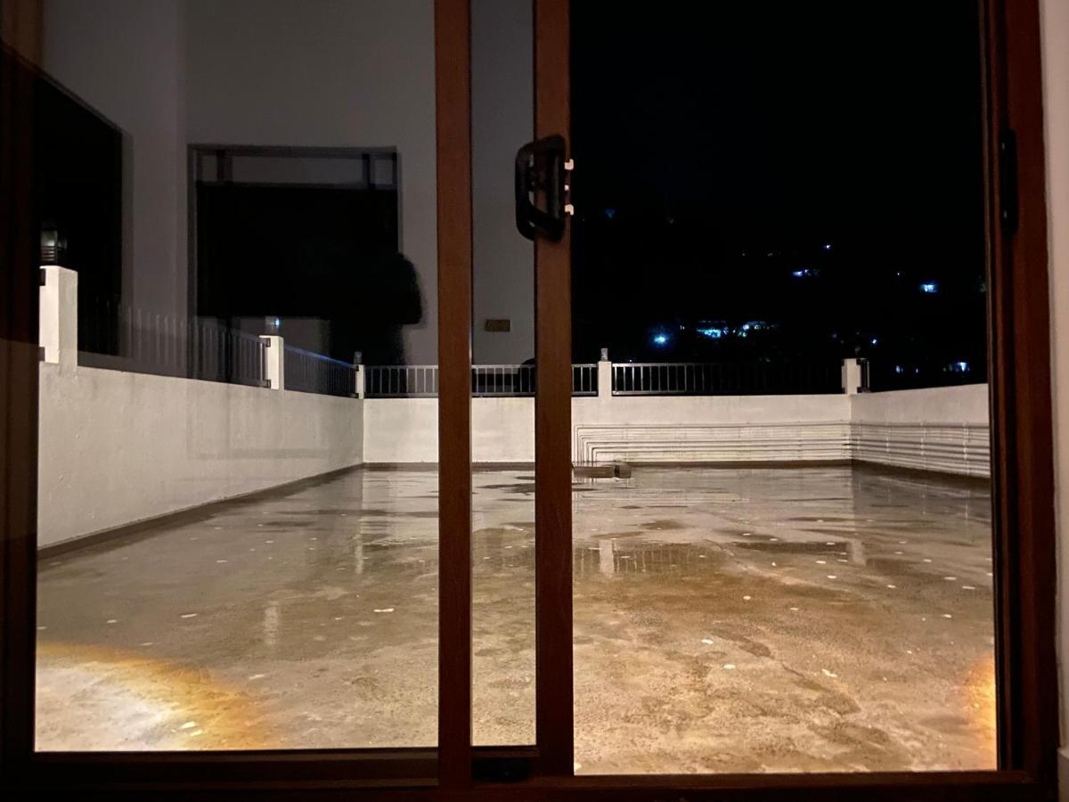 Aurelia Inn Kandy Exteriör bild